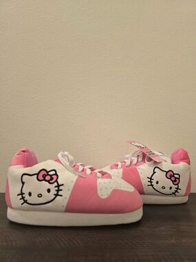 Sanrio Hello Kitty Sneaker Slippers Pink White Youth Kids Size 2/3